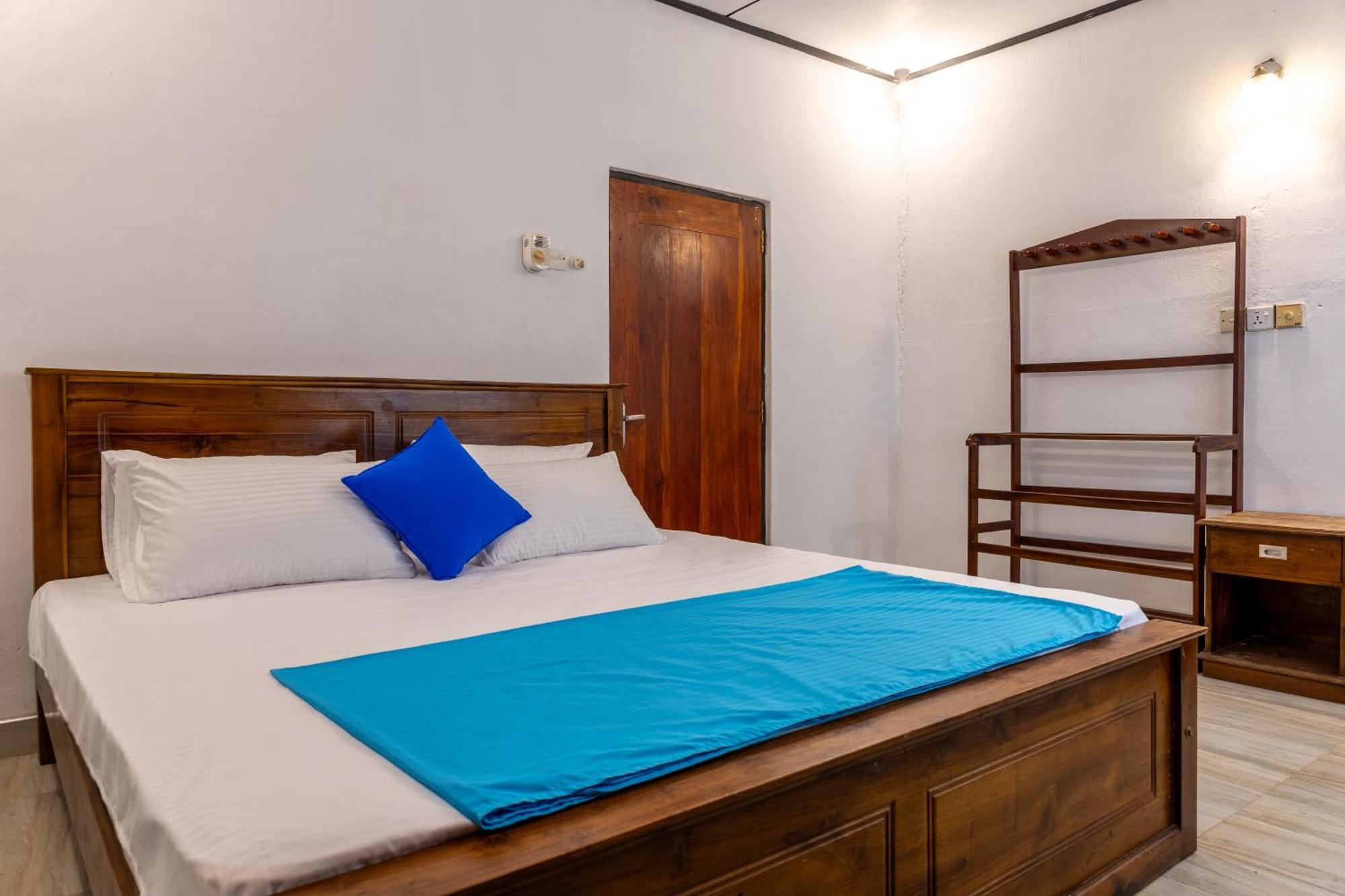 Sea Rose Guest House And Hostel Negombo Exterior photo